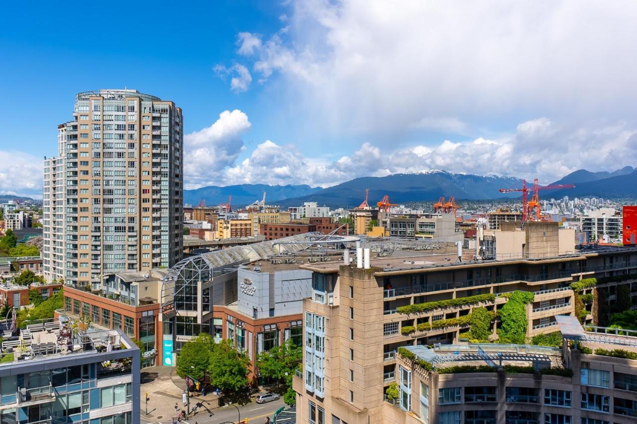 Stunning 2 Bedroom Condo With Downtown Views!!! Vancouver Esterno foto